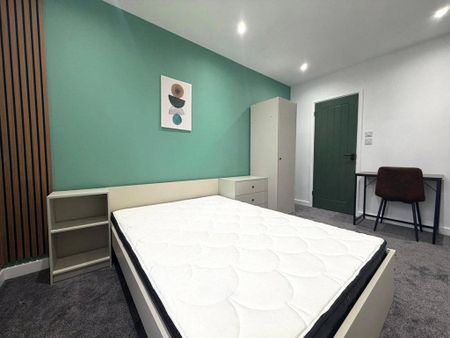 1 bedroom in a house share to rent - Photo 4