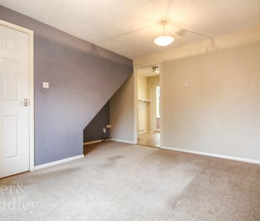 2 bedroom terraced house to rent - Photo 2