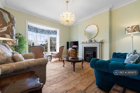 2 bedroom maisonette to rent - Photo 4