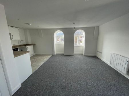 Seaforth Court, Victoria Drive, Eastbourne - One-Bedroom Flat - Photo 4