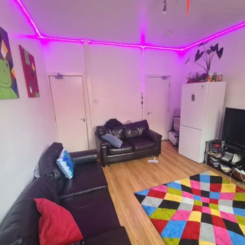 5 Bed - 26 Hessle View, Hyde Park, Leeds - LS6 1ER - Student - Photo 1