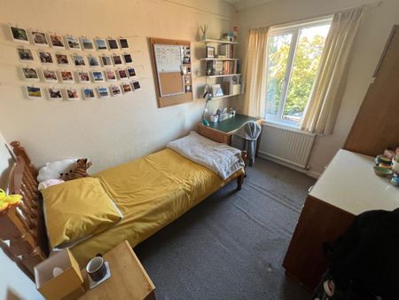 4 bedroom private hall to rent - Photo 4