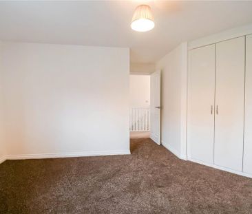 4 bedroom semi-detached house to rent - Photo 4