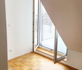 Charmante 2-Zimmer-Dachgeschoßwohnung mit Terrasse in 1210 Wien – I... - Photo 4