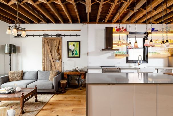 For Lease - 927 Bathurst Street Unit# Main/Upper, Toronto, Ontario - Photo 1