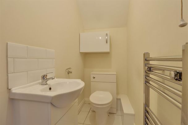 High Street, Fareham - Photo 1