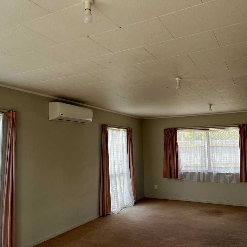 Charles Street , Raureka - Photo 1