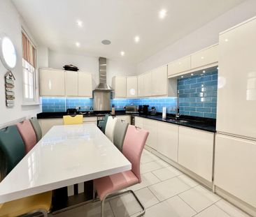 4 bedroom end of terrace house to rent - Photo 4