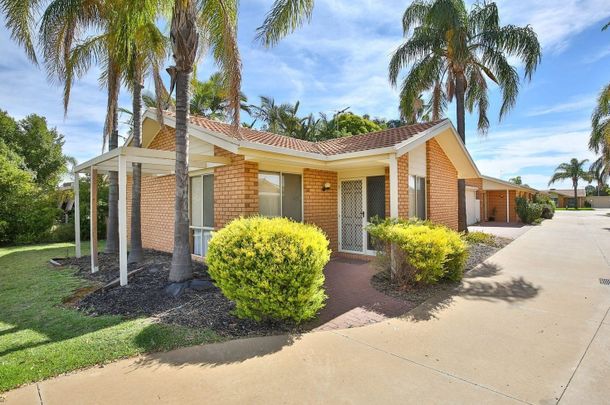 Neat 2 bedroom unit - Photo 1