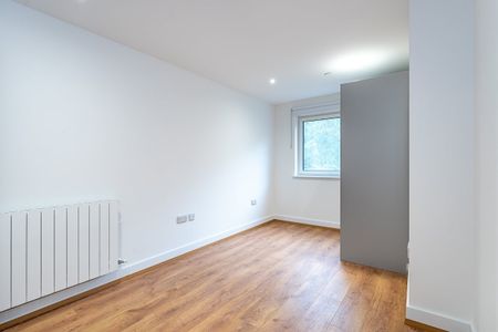 2 bedroom flat to rent - Photo 2