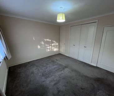 Long Oaks Court, Sketty, Swansea SA2 0QH - Photo 3