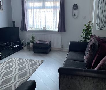 2 Bed Terraced House, Martock Road, BS3 - Photo 3