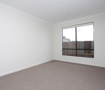 11 Bullock Street, Spring Mountain, Qld 4300 - Photo 5