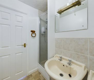 2 bedroom end of terrace house to rent - Photo 1