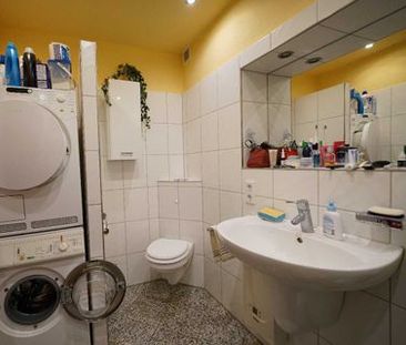 Wunderschöne 2-Zimmer-Wohnung mit Einbauküche und traumhaftem Garte... - Foto 2