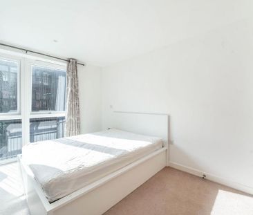 3 bedroom flat to rent - Photo 6