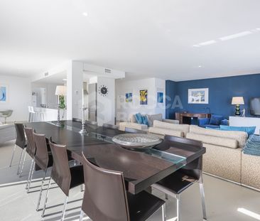 Beautiful Southwest-Facing Three-Bedroom with Two Large Terraces in... - Photo 4