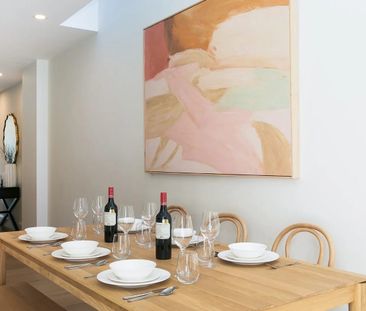 Grand Darlinghurst three-bedroom terrace, blending heritage bones, ... - Photo 2