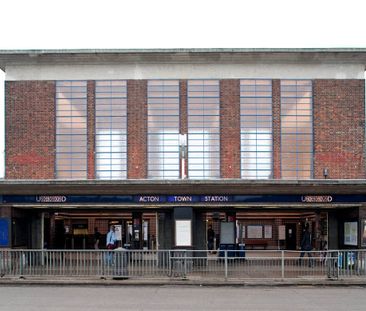 High Street, London - Photo 6