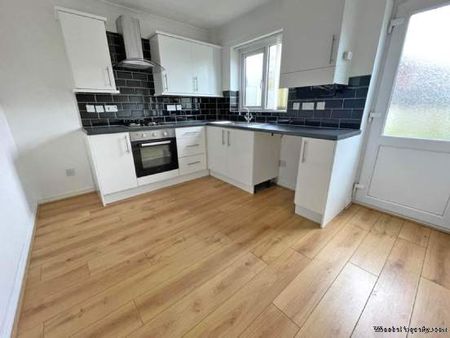 2 bedroom property to rent in Oldham - Photo 3