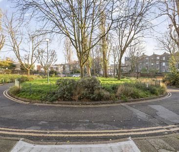 Bevin Court, Islington - Photo 4