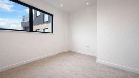 C Maybank Road, London, E18 - Photo 5