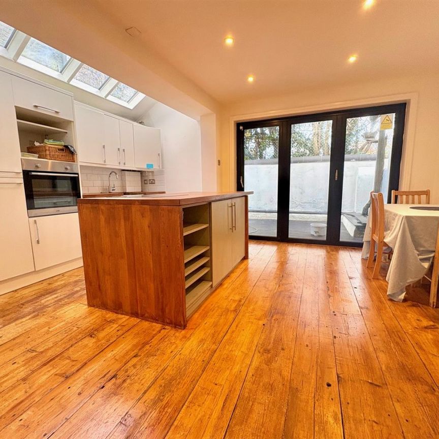 Claxton Grove, London - Photo 1