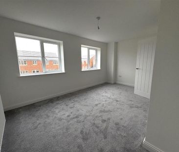 3 bedroom semi-detached house to rent - Photo 5