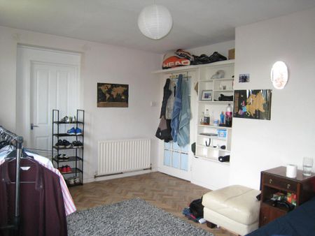 3 bedroom flat to rent - Photo 3