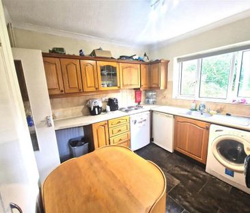 3 bedroom bungalow to rent - Photo 4