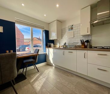 3 bedroom End Terraced House to let - Photo 2