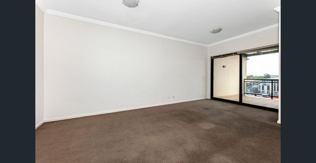 Perfectly Positioned - Photo 1