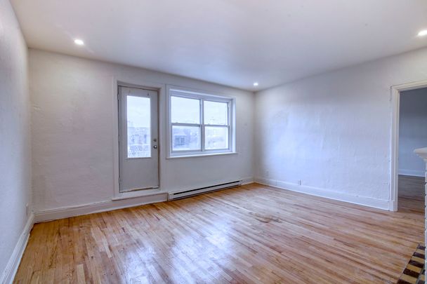 4890 Queen Mary Road - Photo 1