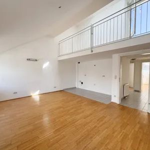 Provisionsfrei: Unbefristete 85m² DG-Wohnung + Terrasse beim Volkertmarkt- 1040 Wien - Photo 1