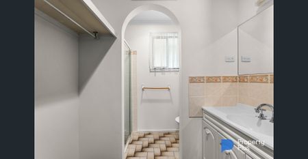 "Large and in Charge" - Photo 5