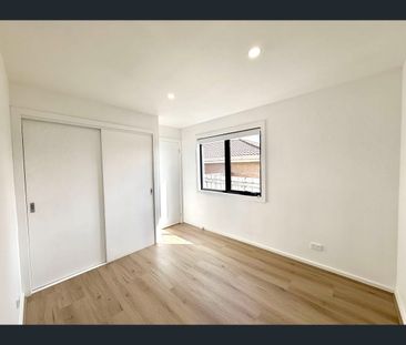 2/1 Ashdale Court, Hampton Park, Vic 3976 - Photo 3