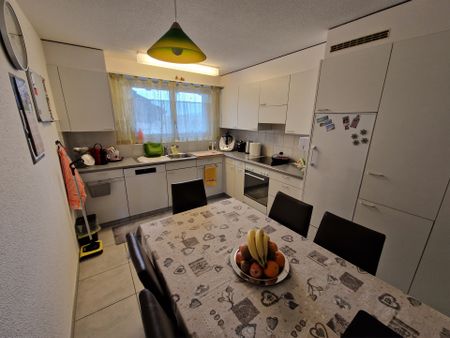 Schöne 4 1/2 - Zimmerwohnung an zentraler Lage - Foto 5