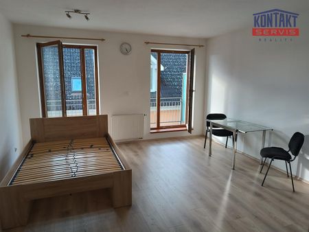 Pronájem bytu 1+kk a garsoniéry 39 m², Hluboká nad Vltavou - Photo 4