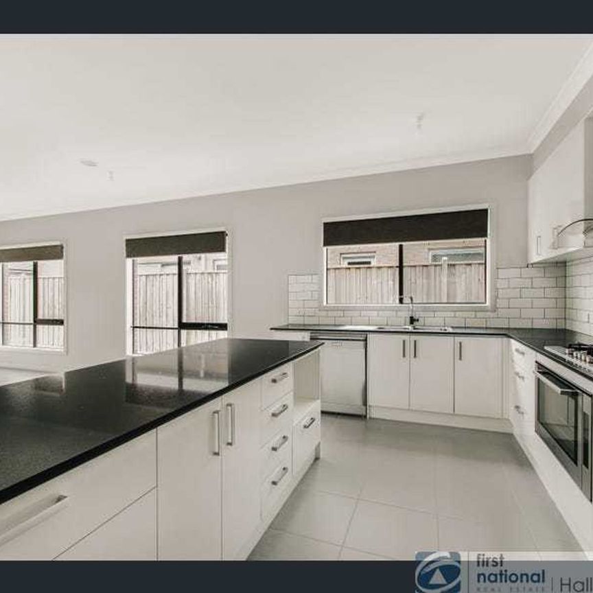 Beautiful 4 bedroom family home! - Photo 1