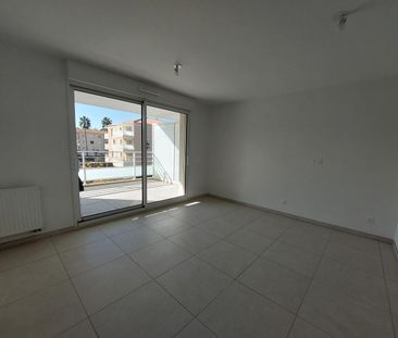 location Appartement T2 DE 38.42m² À HYERES - Photo 3