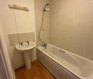 2 bedroom semi-detached house to rent - Photo 6