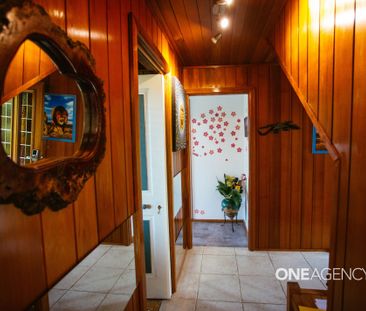 PRIVATE COASTAL OASIS WITH PANORAMIC WATER VIEWS - Photo 2