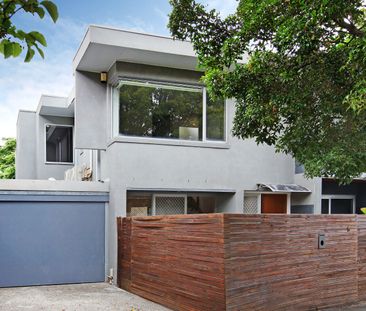 5 Sunhill Court, St Kilda East VIC 3183 - Townhouse For Rent | Domain - Photo 2