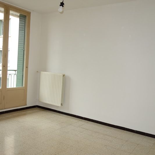Location Appartement 2 pièces 40m² NIMES 30900 - Photo 1