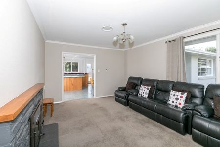 Move in for Christmas! - Photo 2