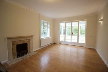 3 bedroom bungalow to rent - Photo 4