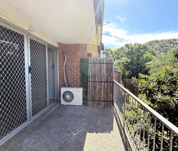 OVERSIZED 2 BEDROOM APARTMENT WITH LOCK UP GARAGE - Photo 1