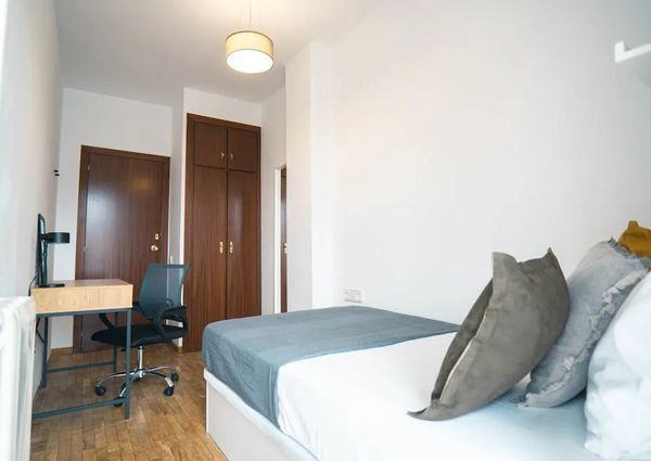 Travessera de les Corts, Barcelona, Catalonia 08028