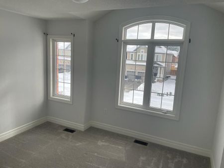 For Lease - 32 Wood Crescent, Essa, Ontario - Photo 3