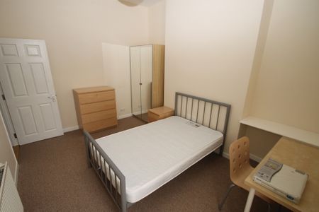 3 Bedroom | 12 Hastings Street, Ground Floor Flat, PL1 5BA - Photo 2